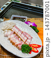 Fresh Sliced Pork Belly with Garlic and Dipping Sauce for Korean BBQ or Yakiniku 143787001