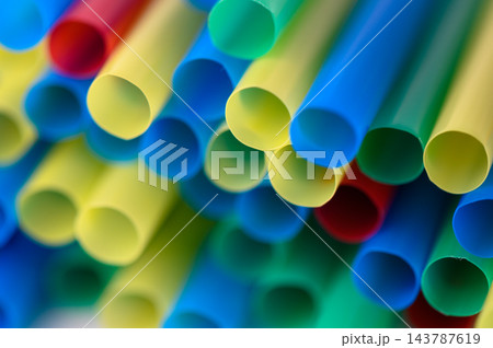 Vibrant Assortment of Colorful Plastic Drinking Straws 143787619