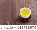 注がれた緑茶 143788970