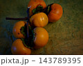 秋の味覚柿 143789395