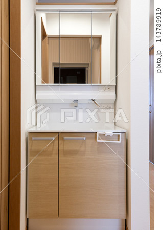 新築住宅の新しいシステム洗面台 新築住宅の新しいシステム洗面台 143789919