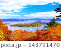 紅葉の西行戻しの松公園から松島湾を眺望する 143791470