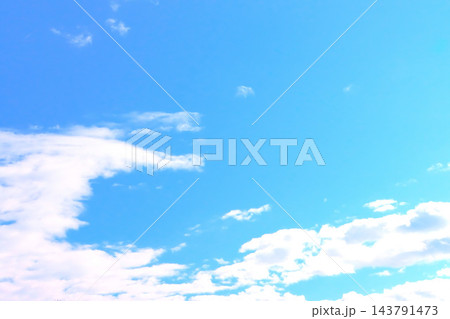 青空と白い雲・背景素材 143791473
