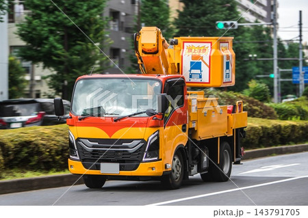 高所作業車 143791705