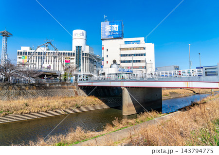 【神奈川県】爽やかな青空が広がる戸塚駅 143794775