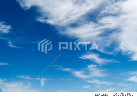 爽やかな秋の青空 爽やかな秋の青空 143795860