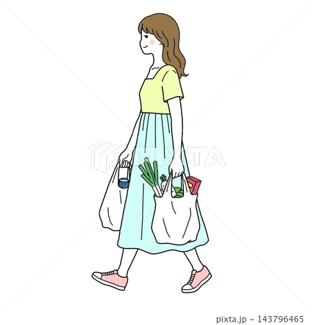 買い物帰りの女性 143796465