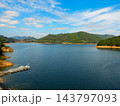 宮ヶ瀬湖畔園地の風景　水の郷大つり橋からみた眺望 143797093