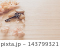アンティークな鍵とドライフラワー 143799321