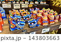 お土産屋さんに並ぶ、かわいいシーサーの置物 沖縄県	 143803663
