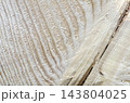 木材の切断面 143804025