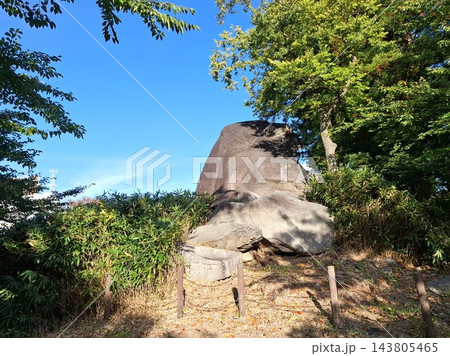 盛岡城跡公園 桜山神社の御神体として信仰される巨石 烏帽子岩 143805465