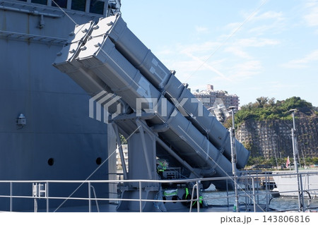 試験艦あすかに搭載された12式地対艦誘導弾能力向上型 143806816