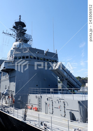 試験艦あすかに搭載された12式地対艦誘導弾能力向上型 試験艦あすかに搭載された12式地対艦誘導弾能力向上型 143806952