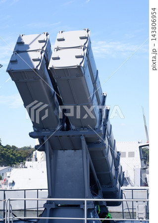 試験艦あすかに搭載された12式地対艦誘導弾能力向上型 143806954