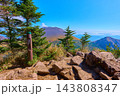 秋の長野県小諸市の浅間外輪山の黒斑山から浅間山(前掛山)、剣ヶ峰方面を見る 143808347