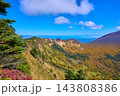 秋の長野県小諸市の浅間外輪山の黒斑山から蛇骨岳、仙人岳、Jバンド方面を見る 143808386