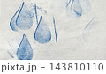青い雫のイラスト、雨の雫、水滴の模様のイラスト 143810110