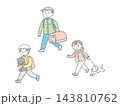 ペットと一緒に避難する人々のイラスト 143810762