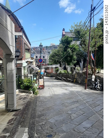 〈長崎県〉石畳の坂道 坂のある風景 〈長崎県〉石畳の坂道 坂のある風景 143811602