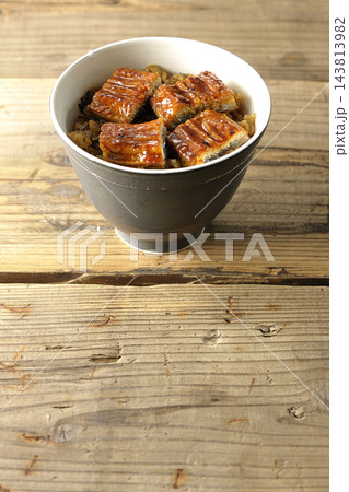 鰻丼の単品撮影 143813982
