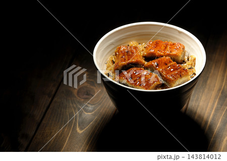 鰻丼の単品撮影 鰻丼の単品撮影 143814012