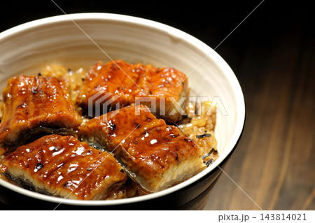 鰻丼の単品撮影 143814021