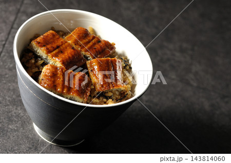 鰻丼の単品撮影 143814060