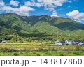 大津市北小松の田園から眺める比良山系の山々　滋賀県 143817860