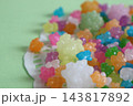 カラフルなお菓子の金平糖 143817892