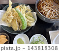 蕎麦と天ぷら盛り合わせ 143818308