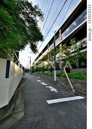 東京渋谷区大山町 西日が差す徳川山に広がる閑静な高級住宅街 東京渋谷区大山町 西日が差す徳川山に広がる閑静な高級住宅街 143818313