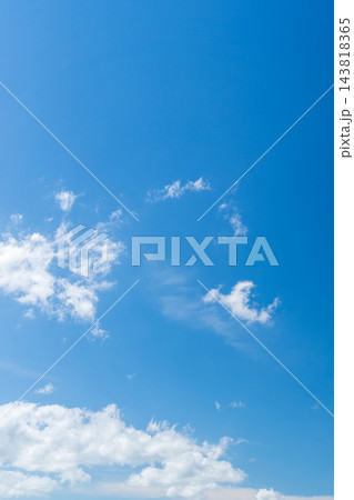 夏の爽やかな青空と浮かぶ夏雲70 夏の爽やかな青空と浮かぶ夏雲70 143818365