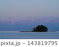 富山県氷見市 立山連峰と唐島 富山県氷見市 立山連峰と唐島 143819795