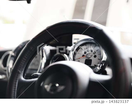 車の内装 143823137