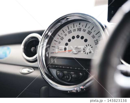 車の内装 車の内装 143823138