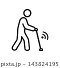 スマート杖で歩く高齢者　ベクターアイコン 143824195