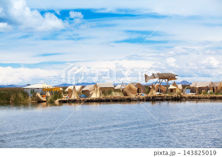Totora boat on the Titicaca lake near Puno, Peru Totora boat on the Titicaca lake near Puno, Peru 143825019