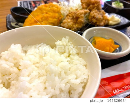 白ご飯と揚げ物の定食メニュー 白ご飯と揚げ物の定食メニュー 143826684