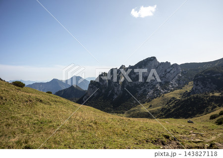 Ruchenkopfe mountains at lake Soinsee, Bavaria, Germany Ruchenkopfe mountains at lake Soinsee, Bavaria, Germany 143827118
