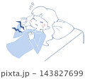 横になると胸が痛い女性のイラスト 143827699