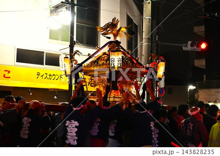 夜の千住本氷川神社例大祭　東京 143828235