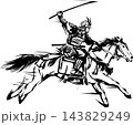 刀を掲げ駆ける騎馬武者の墨絵イラスト・和風アパレル＆ポスター素材 143829249