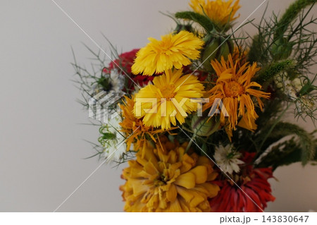 Fresh colorful summer flowers indoors 143830647