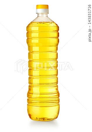 Cooking oil bottle on transparent background Cooking oil bottle on transparent background 143831716
