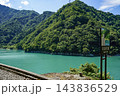 黒部峡谷トロッコ電車から望む、うなづき湖 黒部峡谷トロッコ電車から望む、うなづき湖 143836529