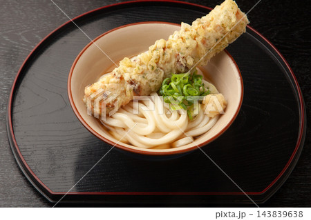 竹輪の天ぷらうどん 143839638