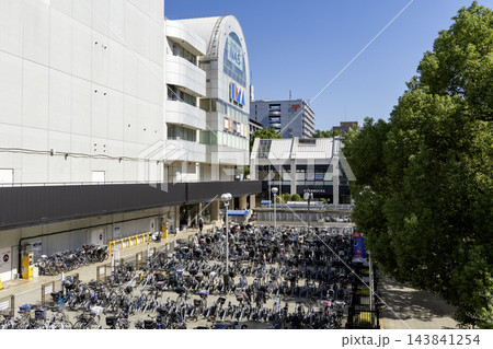 イオン練馬店と光が丘IMAの正面前の駐輪場　東京都練馬区光が丘5丁目 143841254