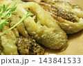 香ばしく焼き上げたナス 143841533