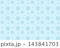水色の雪の結晶が並ぶ冬のかわいいパターン背景素材 143841703